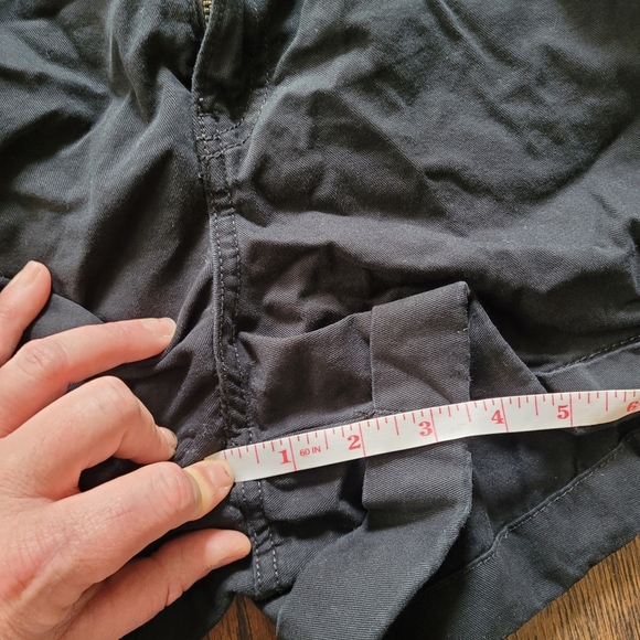 H&M Black Paperbag Cuffed Thigh High Waisted Shorts Size Women's 12 - Picture 7 of 9